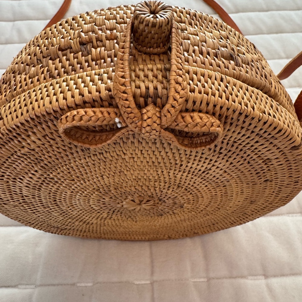 Street Level Brown and White Woven Crossbody *New ✨ - Picture 4 of 8